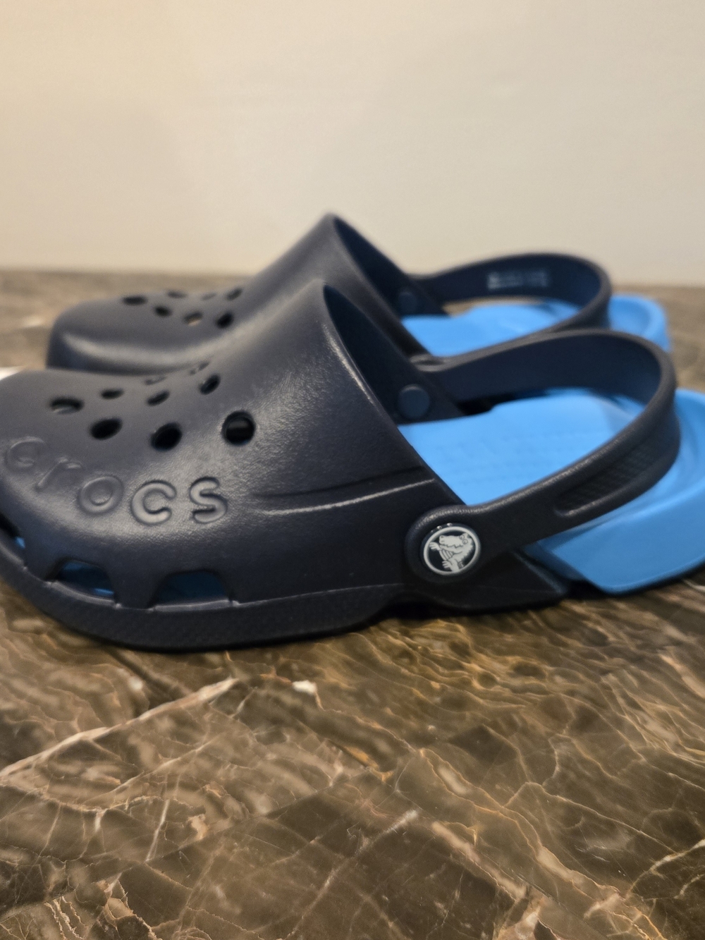 Crocs Kids Classic Clog - Navy and Electric Blue J2